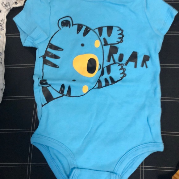 Set of 9 onesies - Picture 8 of 10